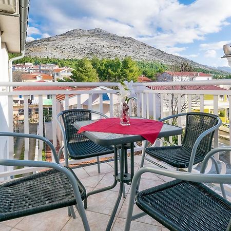 Apartment Nina Starigrad Paklenica Buitenkant foto