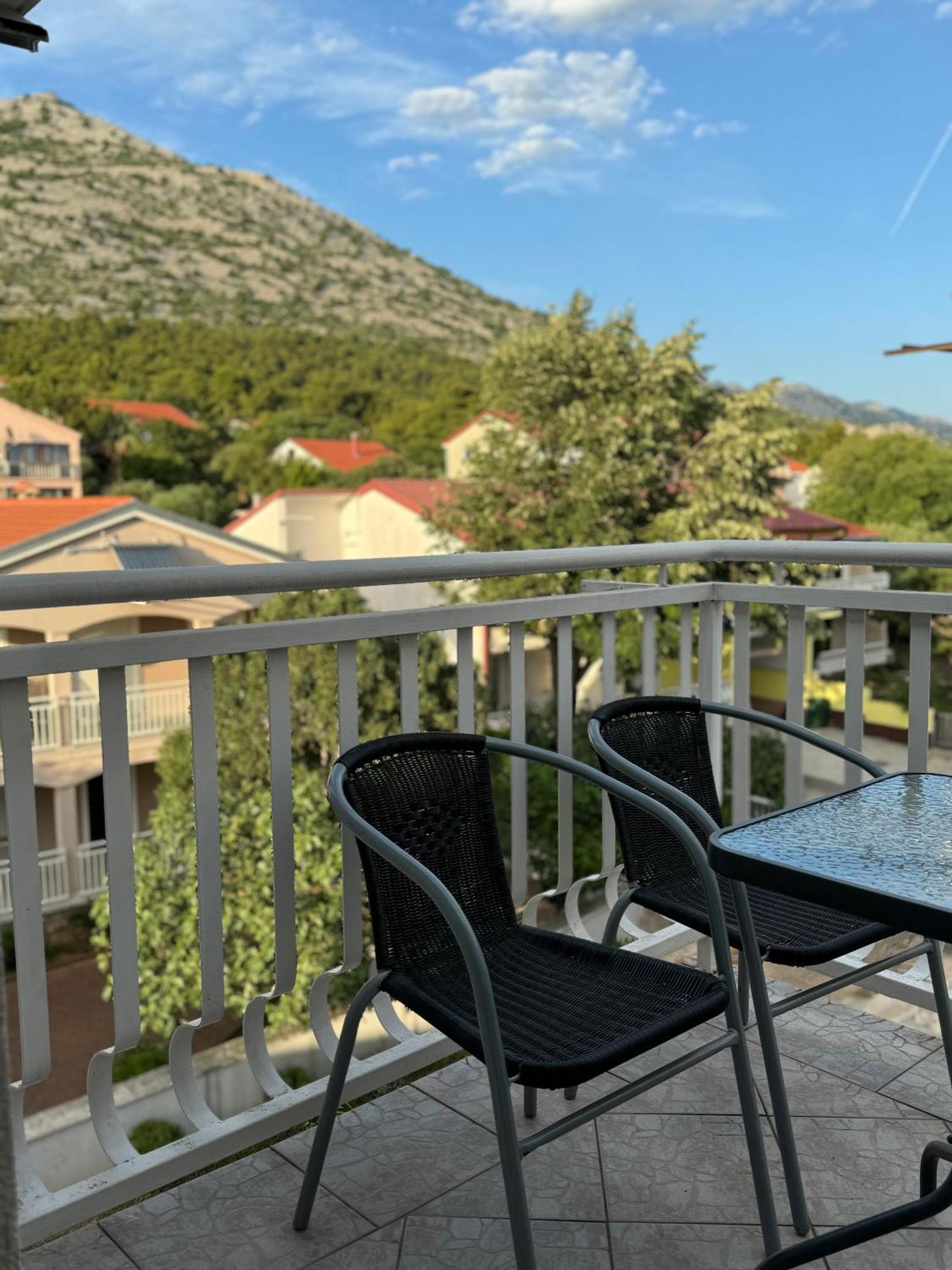 Apartment Nina Starigrad Paklenica Buitenkant foto
